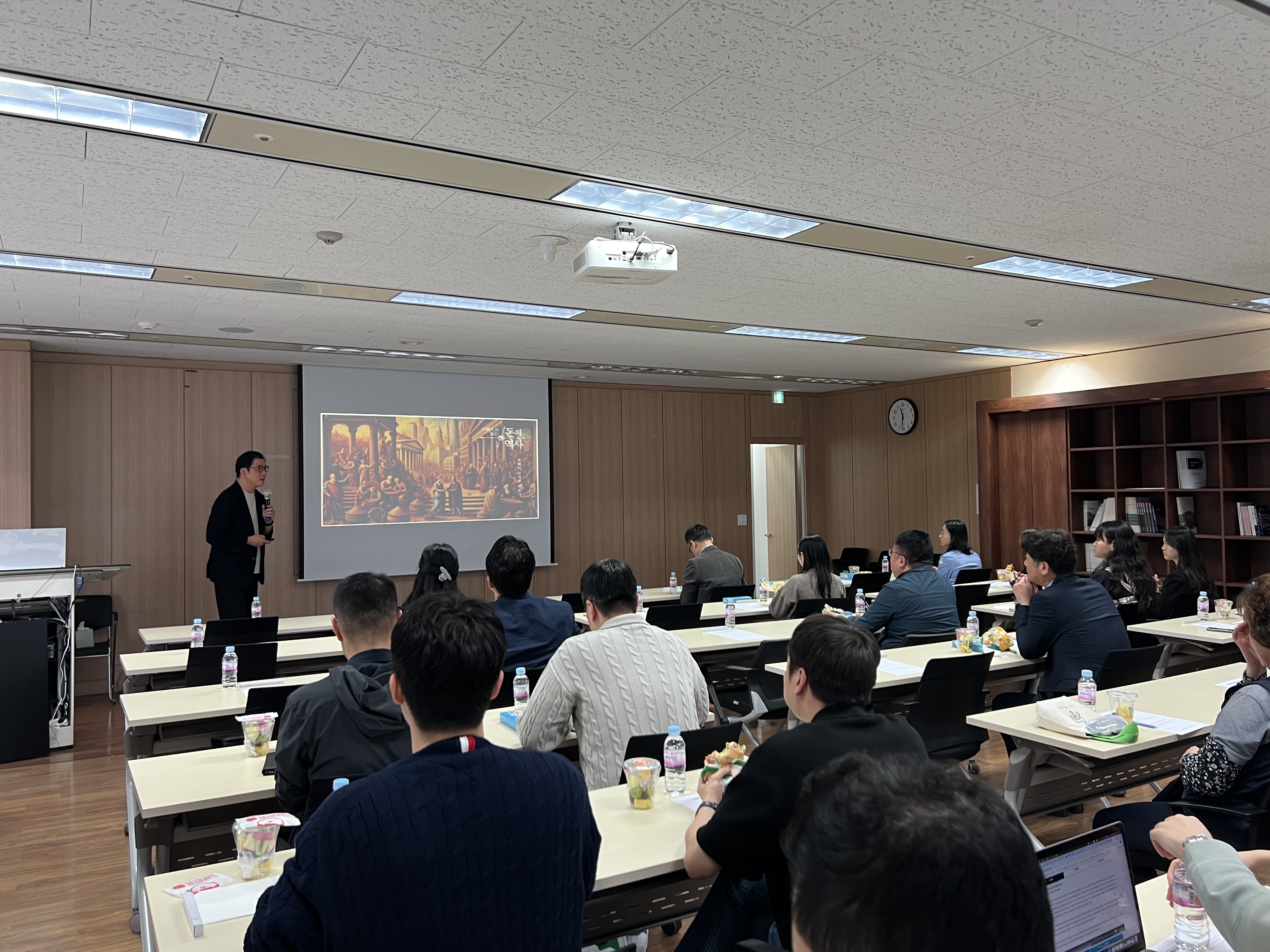 인천 통일플러스센터 10월 명사초청특강 강연 이미지